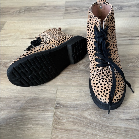 Leopard Print Lace-Up Boots - Picture 3 of 3